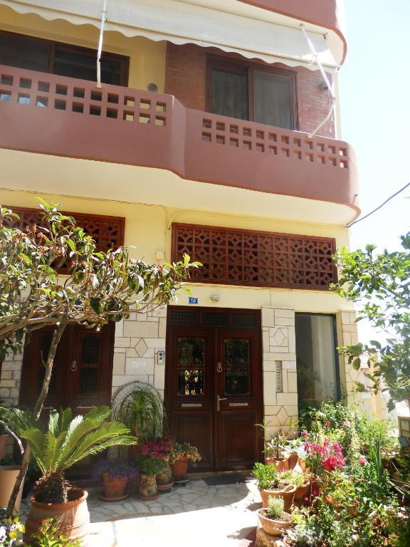 Eleni Appartement *